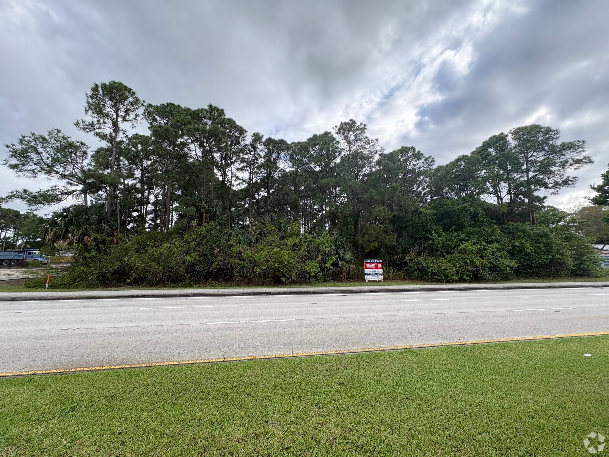 1144 SW Gatlin Blvd, Port Saint Lucie, FL for sale Primary Photo- Image 1 of 3