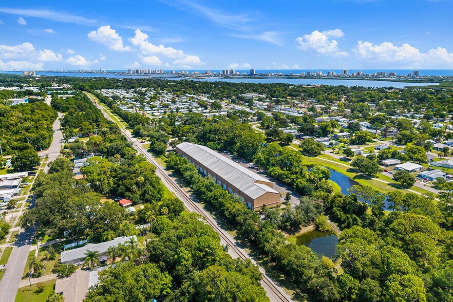 585 Commonwealth Blvd, Port Orange, FL à vendre - Photo du bâtiment - Image 3 de 41