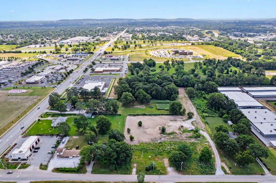 5085 & 5119 Elm Springs Rd portefeuille de 2 propriétés à vendre sur LoopNet.ca - Photo du bâtiment - Image 3 de 12