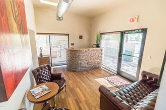 19840 N Cave Creek Rd, Phoenix, AZ à louer Photo intérieure- Image 2 de 3