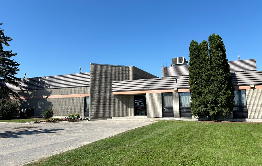 380 Keewatin St, Winnipeg, MB for sale Primary Photo- Image 1 of 1