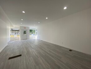 470 2nd St, Elmira, NY à louer Photo intérieure- Image 2 de 7