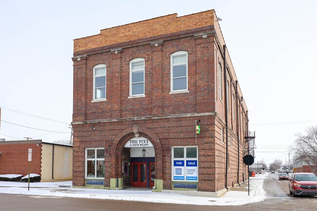 More details for 111 S Walnut St, Edinburgh, IN - Sports & Entertainment for Sale