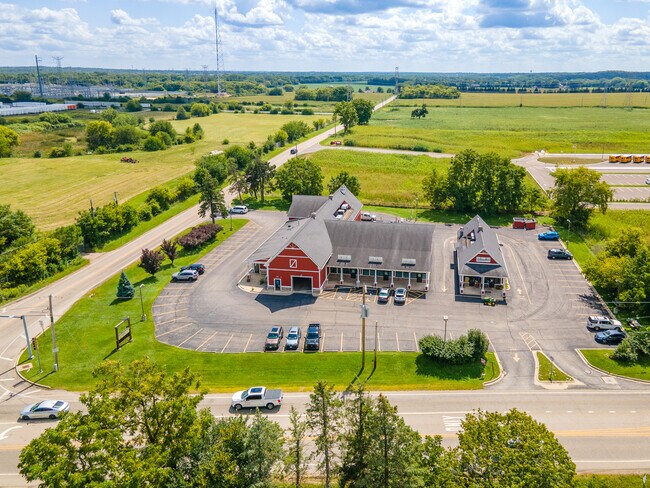 Plus de détails pour 3103 Il Route 176, Crystal Lake, IL - Commerce de détail à vendre