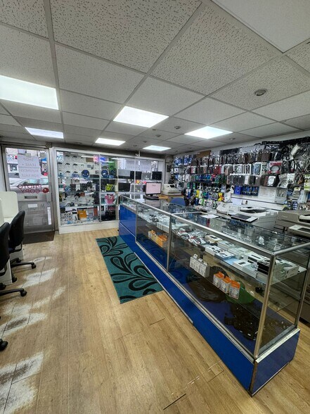 233 London Rd, Croydon à louer - Photo du bâtiment - Image 2 de 8