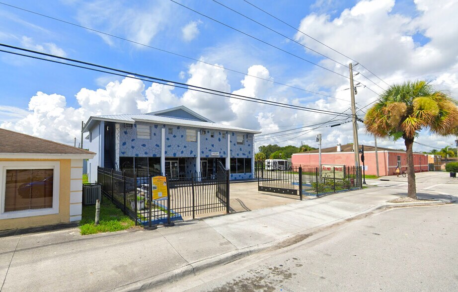 44-Unit Hospitality Acquisition portefeuille de 2 propriétés à vendre sur LoopNet.ca - Photo du bâtiment - Image 2 de 2