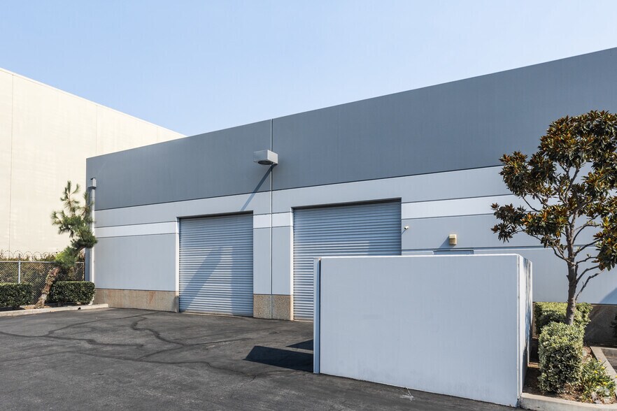 361 N Berry St, Brea, CA à vendre - Photo du bâtiment - Image 2 de 9