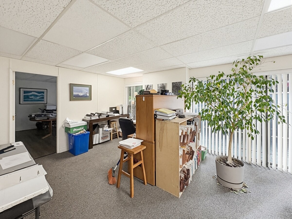 821 Burdett Ave, Victoria, BC V8W 1B3 - Unit 101 -  - Interior Photo - Image 2 of 3