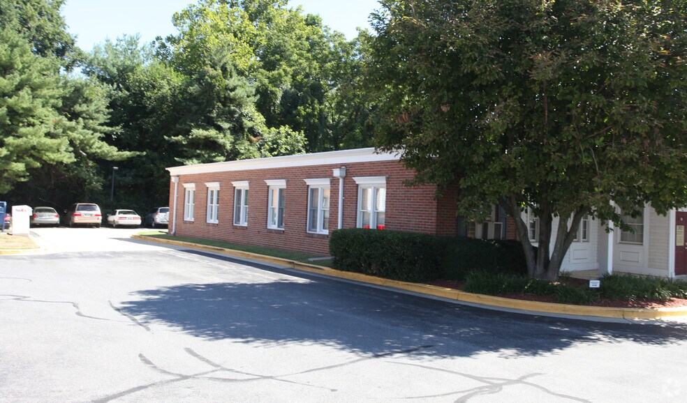 2901 Olney Sandy Spring Rd, Olney, MD à louer - Photo du bâtiment - Image 2 de 3
