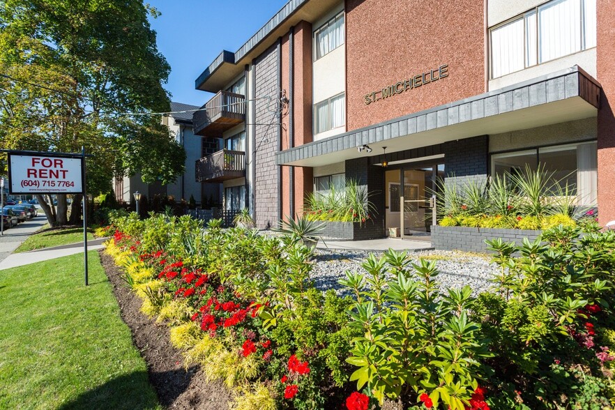 329 7th St, New Westminster, BC for sale - Building Photo - Image 1 of 9