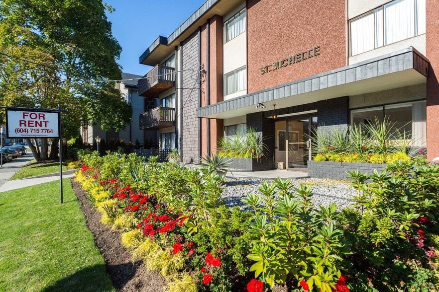 329 7th St, New Westminster, BC à vendre - Photo du bâtiment - Image 1 de 9