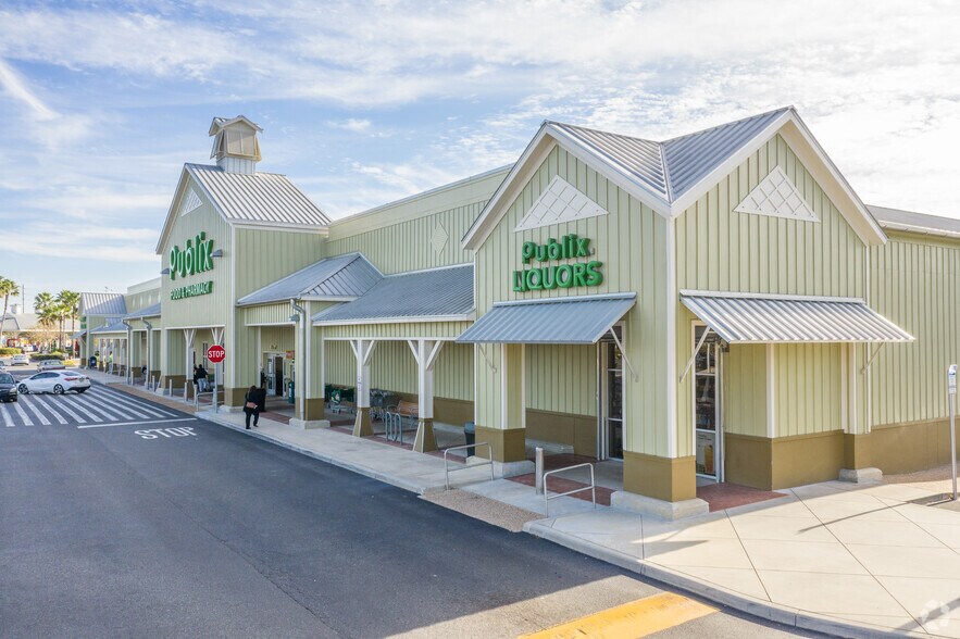 6070 W Irlo Bronson Memorial Hwy, Kissimmee, FL à louer - Photo du bâtiment - Image 3 de 47
