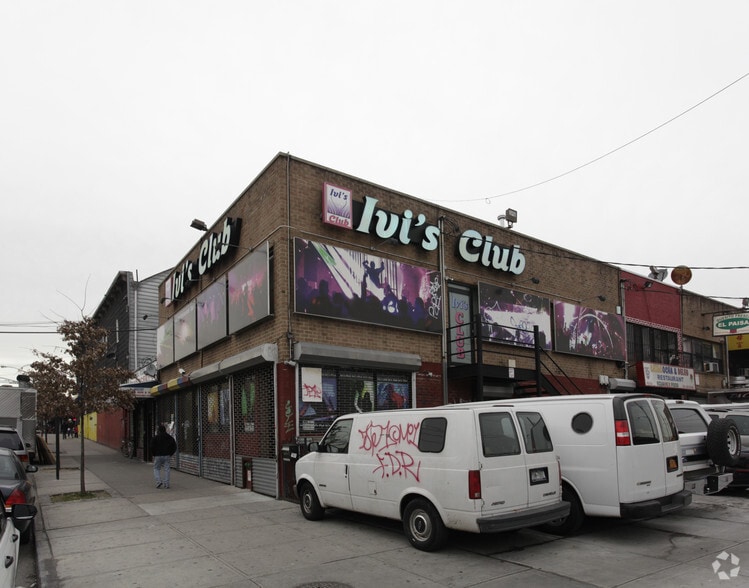 102-01-102-03 44th Ave, Corona, NY for lease - Building Photo - Image 2 of 7