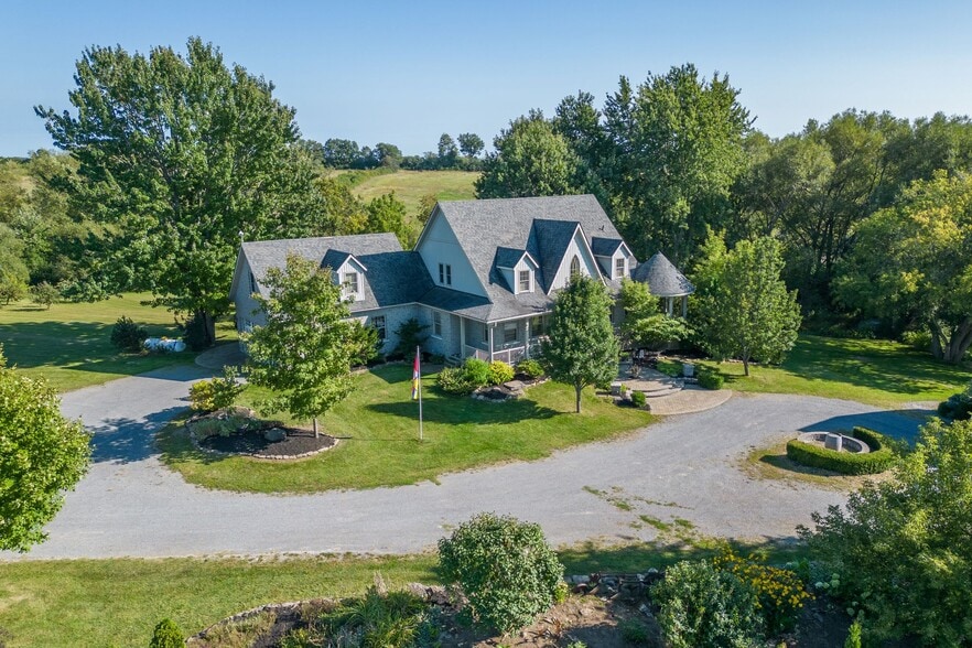 46 Stapleton Rd, Hillier, ON à vendre - Photo du bâtiment - Image 2 de 17