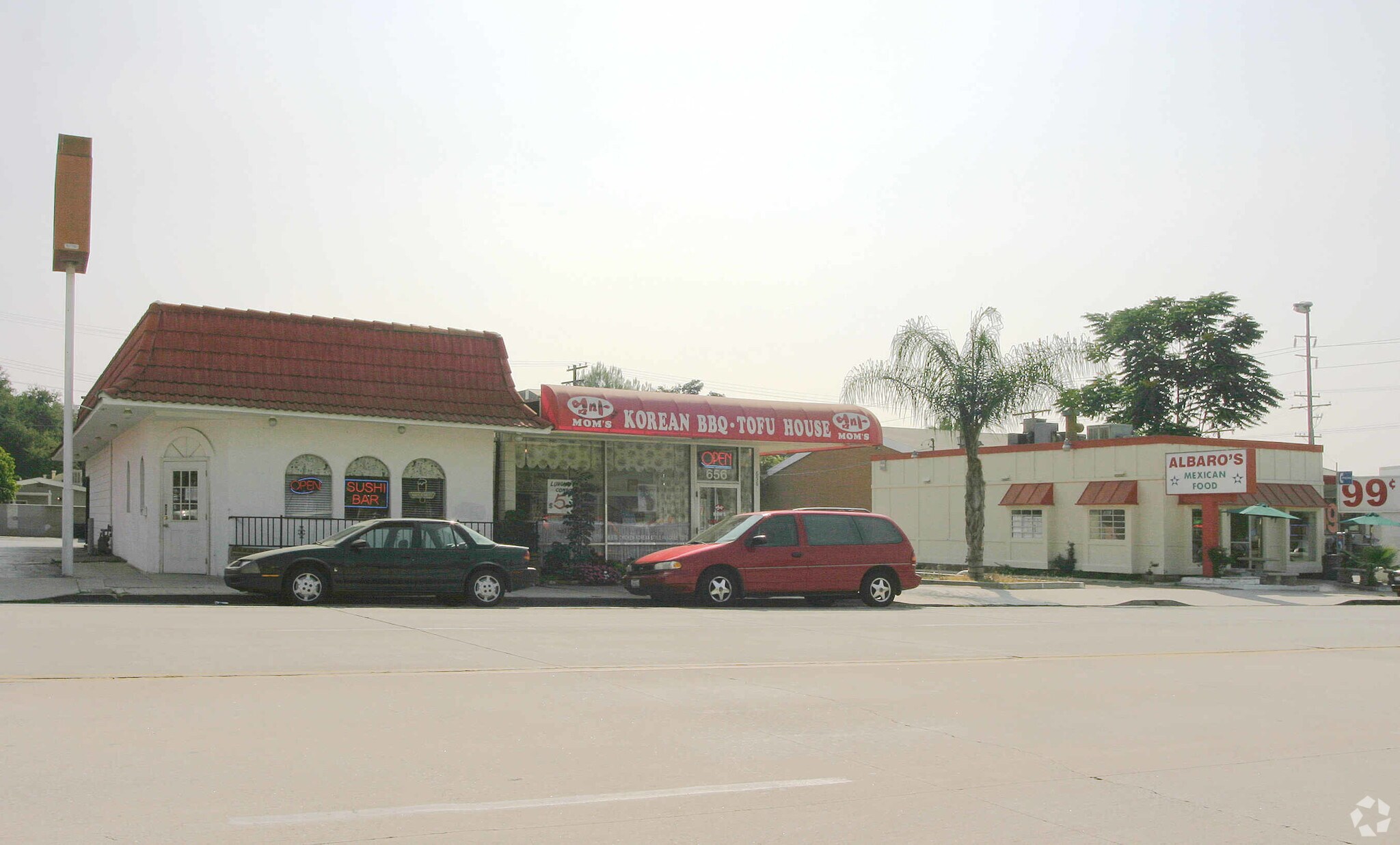 652-660 E Redlands Blvd, Redlands, CA for lease Primary Photo- Image 1 of 3