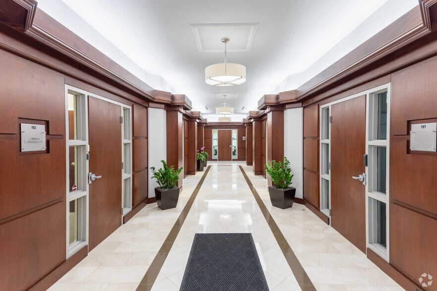 2701 Coltsgate Rd, Charlotte, NC à louer - Photo intérieure - Image 2 de 8