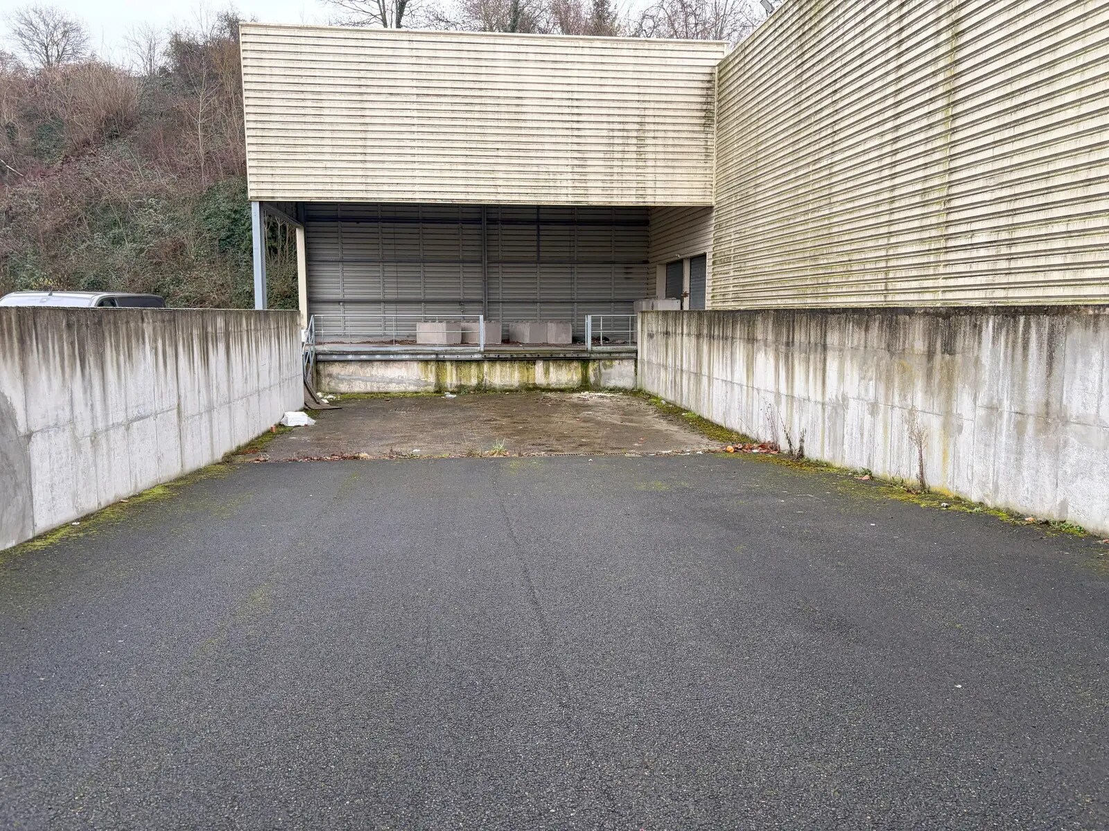 Industrial in Beaumont-sur-Oise for lease Building Photo- Image 1 of 7