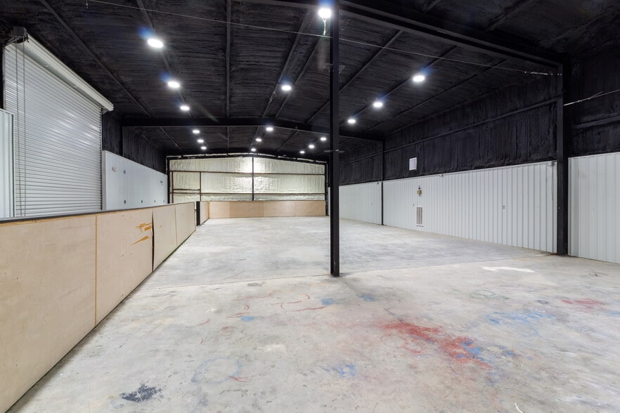 2762 State Highway 21 E, Caldwell, TX à louer - Photo du bâtiment - Image 3 de 24