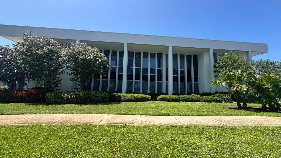 11900 SE Federal Hwy, Hobe Sound, FL à louer - Photo du bâtiment - Image 3 de 9
