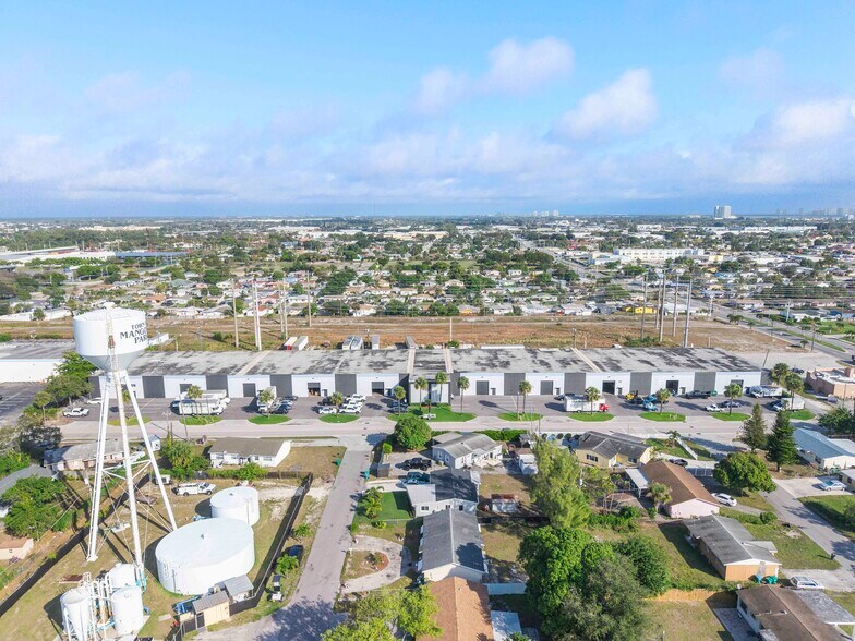 1205-1421 Hill Ave, Mangonia Park, FL à louer - Photo du bâtiment - Image 2 de 21