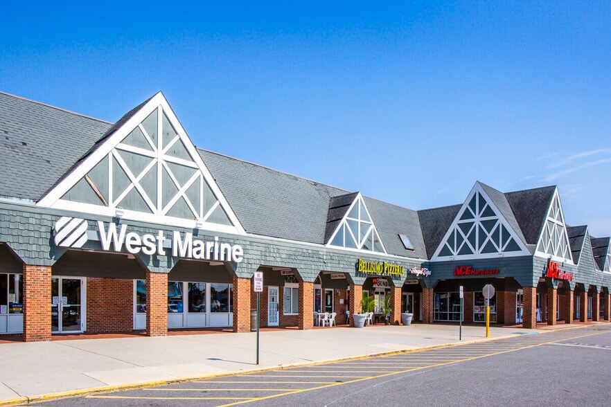 20 Soundview Marketplace, Port Washington, NY for lease - Building Photo - Image 2 of 3