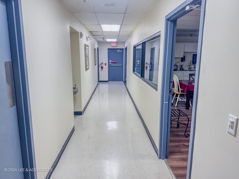 6915 NW 4th Blvd, Gainesville, FL for lease - Building Photo - Image 3 of 10
