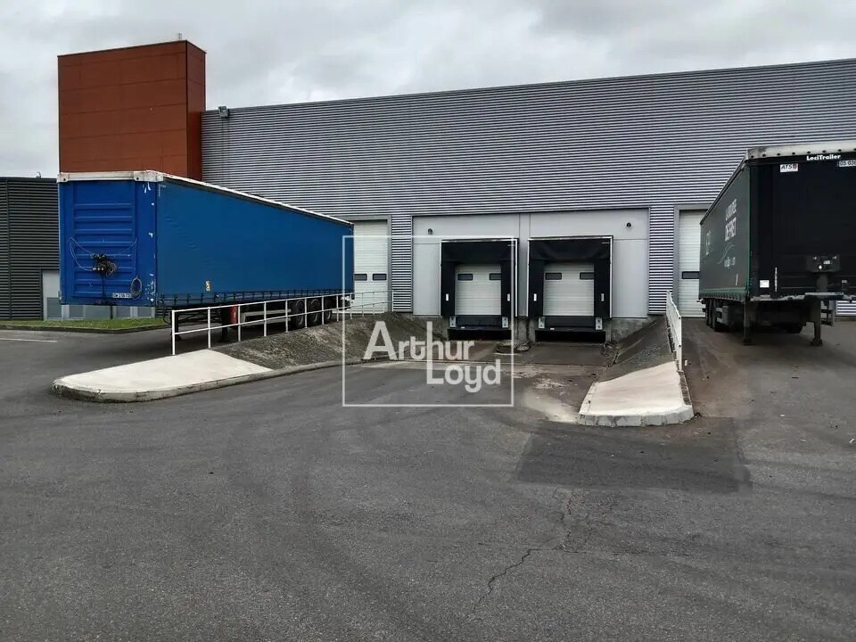 Flex in Lieusaint for lease Building Photo- Image 1 of 11