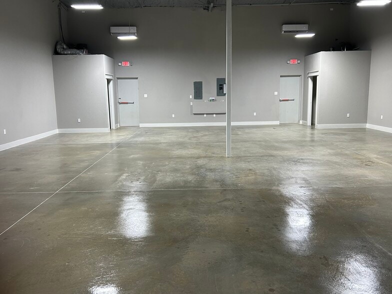 201 N County Rd, Alvarado, TX for lease - Building Photo - Image 2 of 4