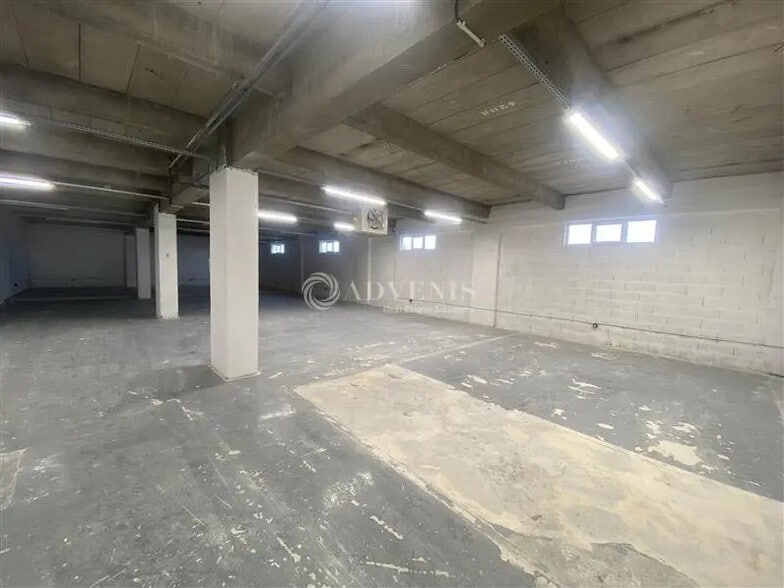 Flex in Rosny-sous-Bois for lease - Interior Photo - Image 3 of 12