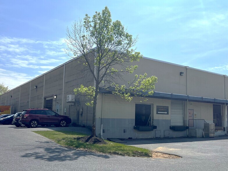 310 Stoke Park Rd, Bethlehem, PA à louer - Photo du bâtiment - Image 2 de 4