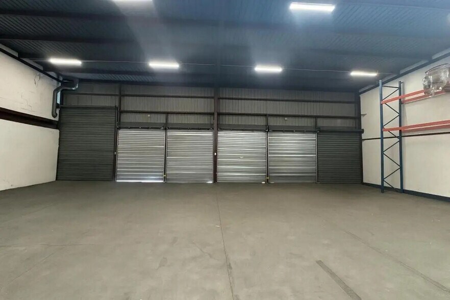 1 Avenue Jean Jaurès, Villeneuve-la-Garenne for lease - Interior Photo - Image 3 of 6