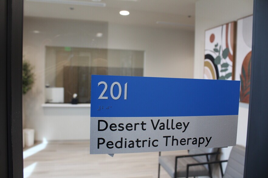 3875 E Williams Field Rd, Gilbert, AZ à louer - Photo du bâtiment - Image 3 de 5