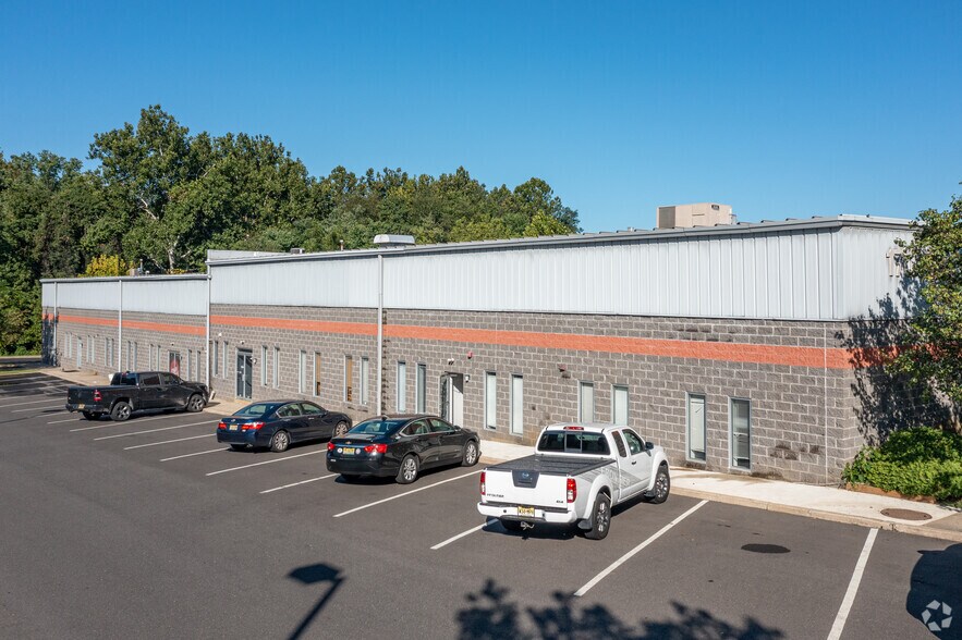 1703 Industrial Hwy, Cinnaminson, NJ à louer - Photo principale - Image 1 de 9