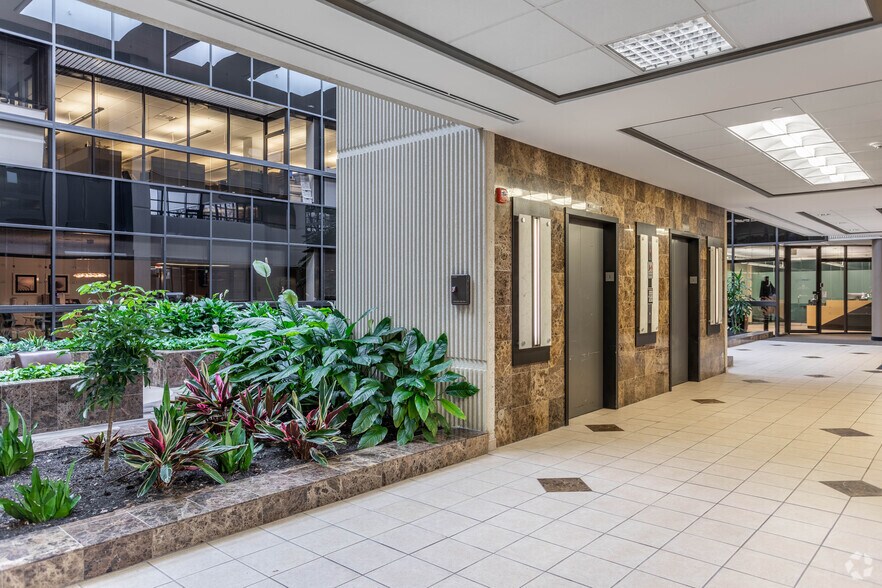 100 E campus view Blvd, Columbus, OH à louer - Hall d’entrée - Image 2 de 5