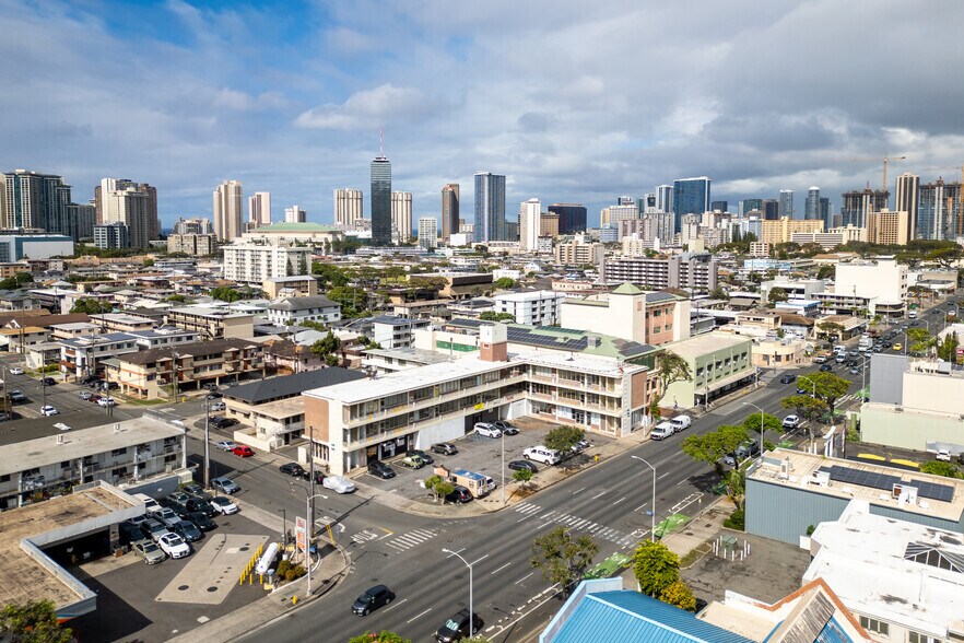 2065 S King St, Honolulu, HI à louer - Aérien - Image 2 de 6