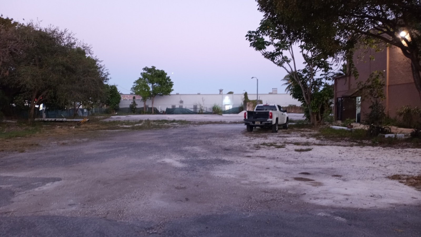 12584-12598 SW 128th St, Miami, FL à louer Photo du bâtiment- Image 1 de 8