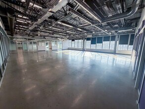 78 John Miller Way, Kearny, NJ à louer Photo intérieure- Image 1 de 1