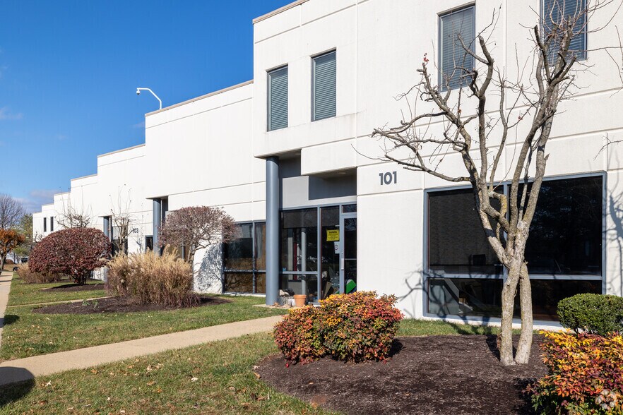 44632 Guilford Dr, Ashburn, VA à vendre - Photo du bâtiment - Image 3 de 5