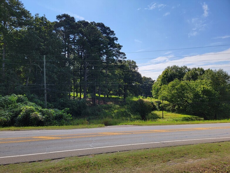 981 Reinhardt Pky, Canton, GA à vendre - Photo du bâtiment - Image 1 de 6