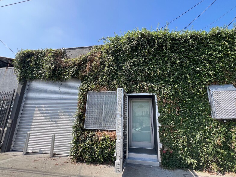 3238 Union Pacific Ave, Los Angeles, CA à louer - Photo du bâtiment - Image 1 de 13