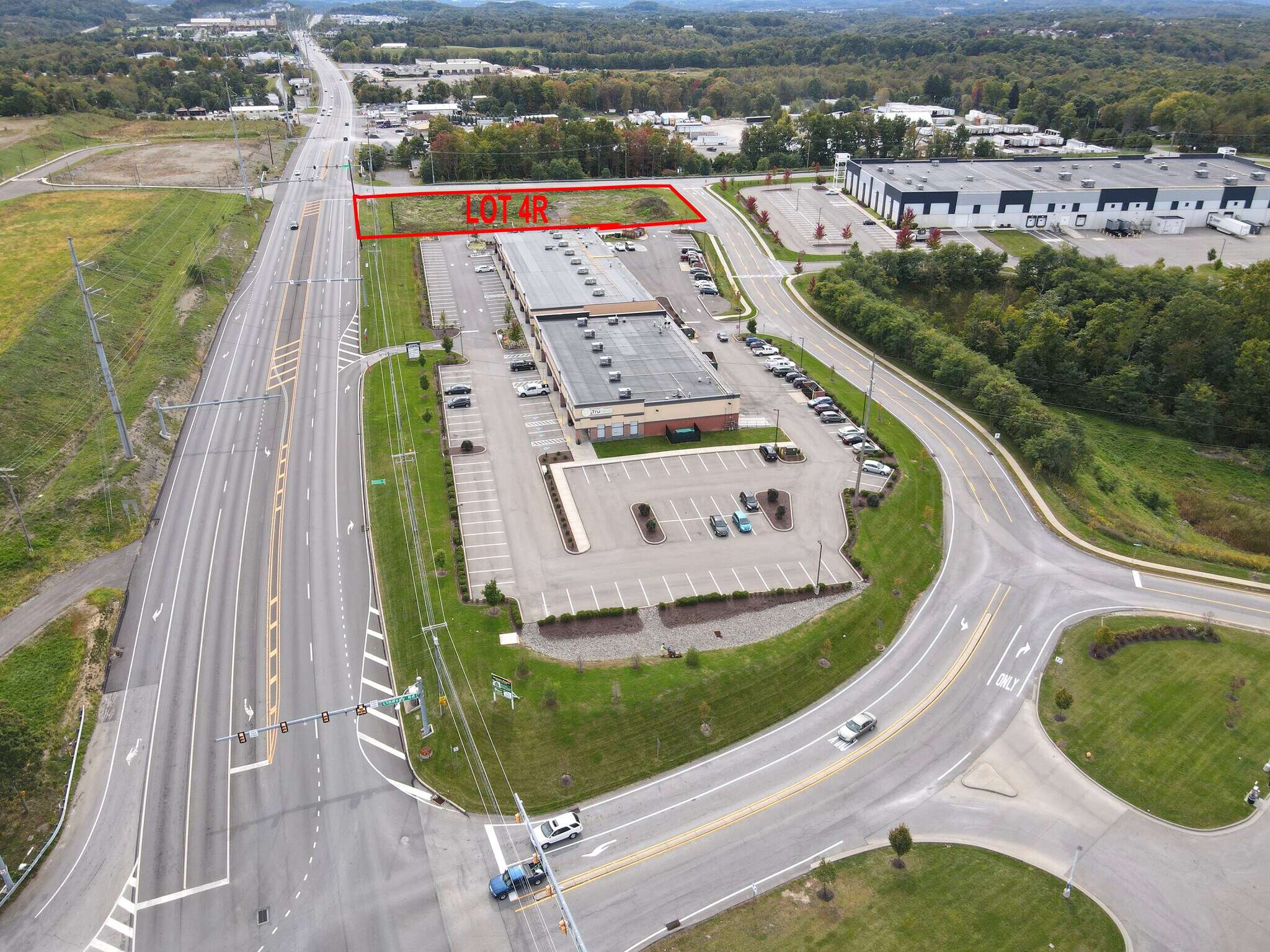 22083 Perry Hwy, Zelienople, PA for lease Building Photo- Image 1 of 3