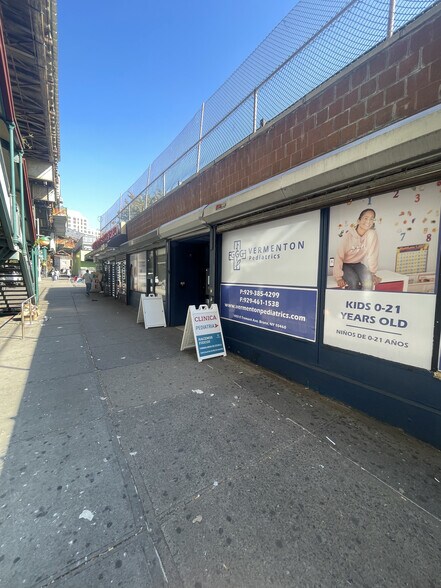 1057-1071 E Tremont Ave, Bronx, NY à louer - Photo du bâtiment - Image 2 de 22