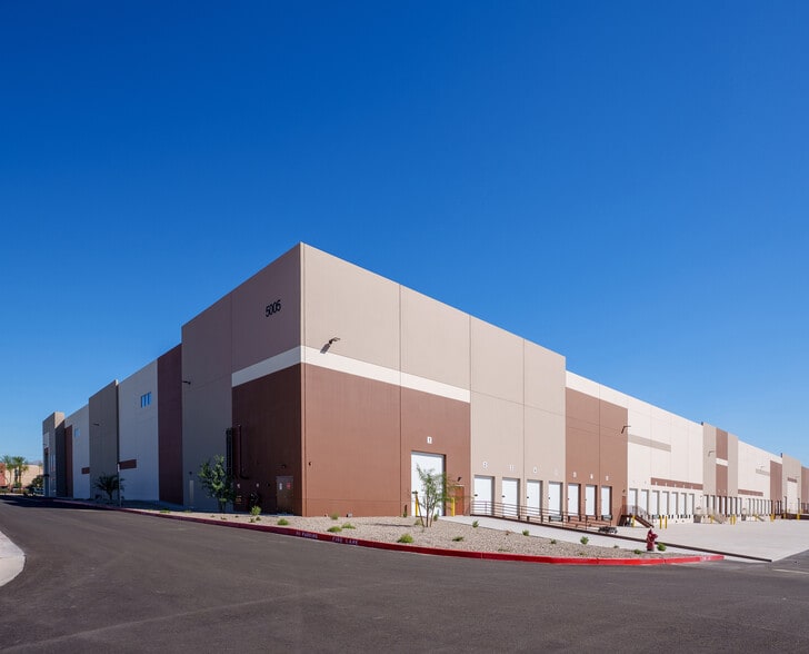 5005 E Cartier Ave, Las Vegas, NV for lease - Building Photo - Image 2 of 17
