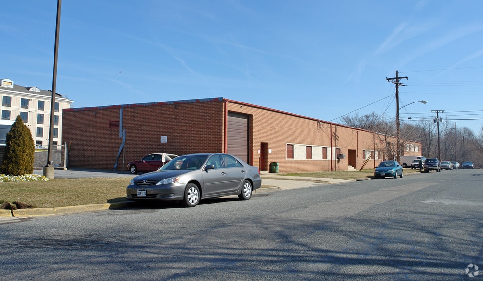 2300 T St NE, Washington, DC for sale - Building Photo - Image 2 of 9