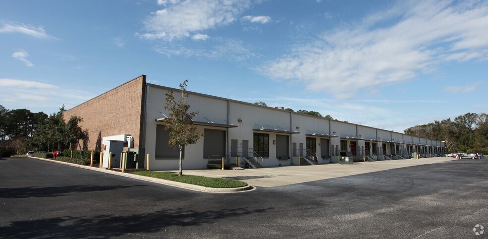 10475 Fortune Pky, Jacksonville, FL à louer - Photo du bâtiment - Image 2 de 11