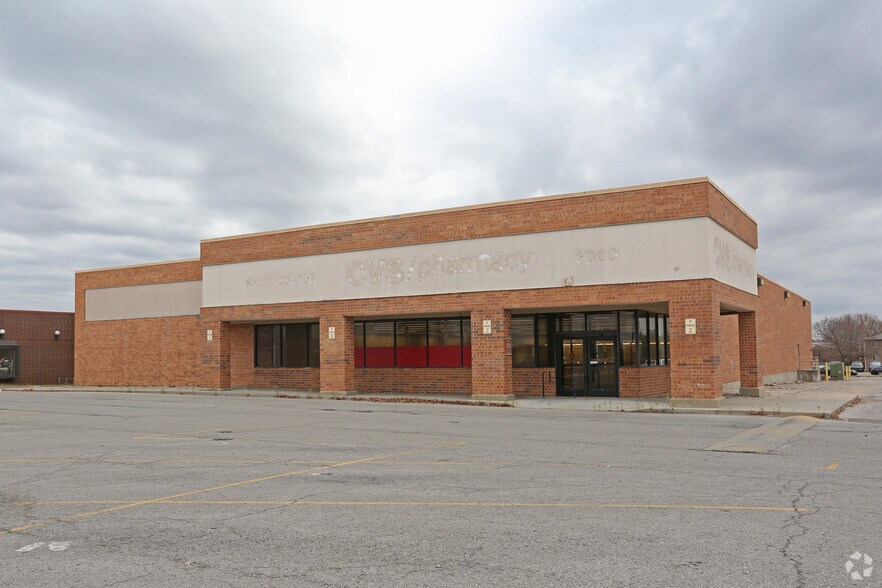 2011 E Santa Fe St, Olathe, KS à louer - Photo du bâtiment - Image 2 de 2
