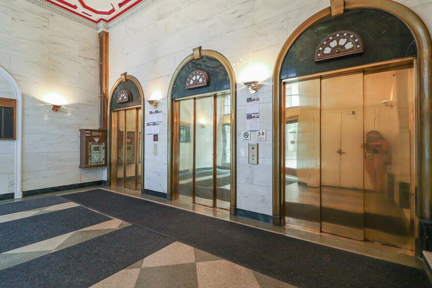 108-122 W Jefferson St, Syracuse, NY for sale - Building Photo - Image 3 of 16