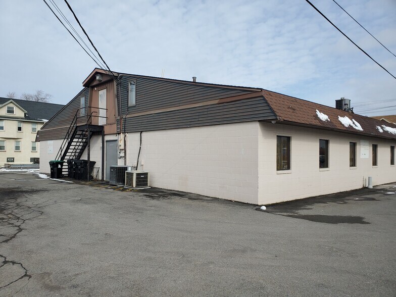 2282 Elmwood Ave, Kenmore, NY à vendre - Photo du bâtiment - Image 3 de 17