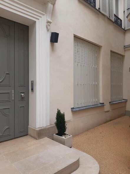 16 Rue Clauzel, Paris for lease - Building Photo - Image 1 of 3