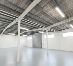 Mossburn Ave, Shotts for lease Interior Photo- Image 2 of 3